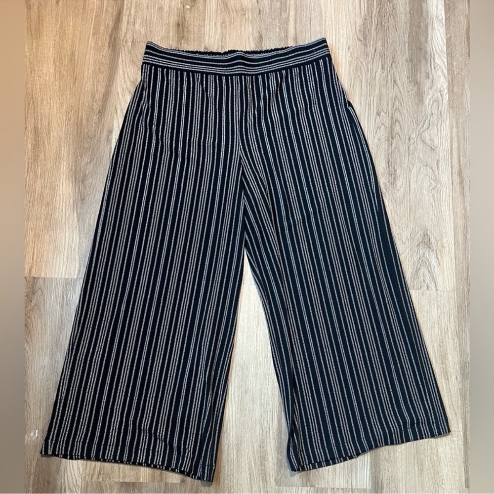Chic Striped Wide-Leg Pants